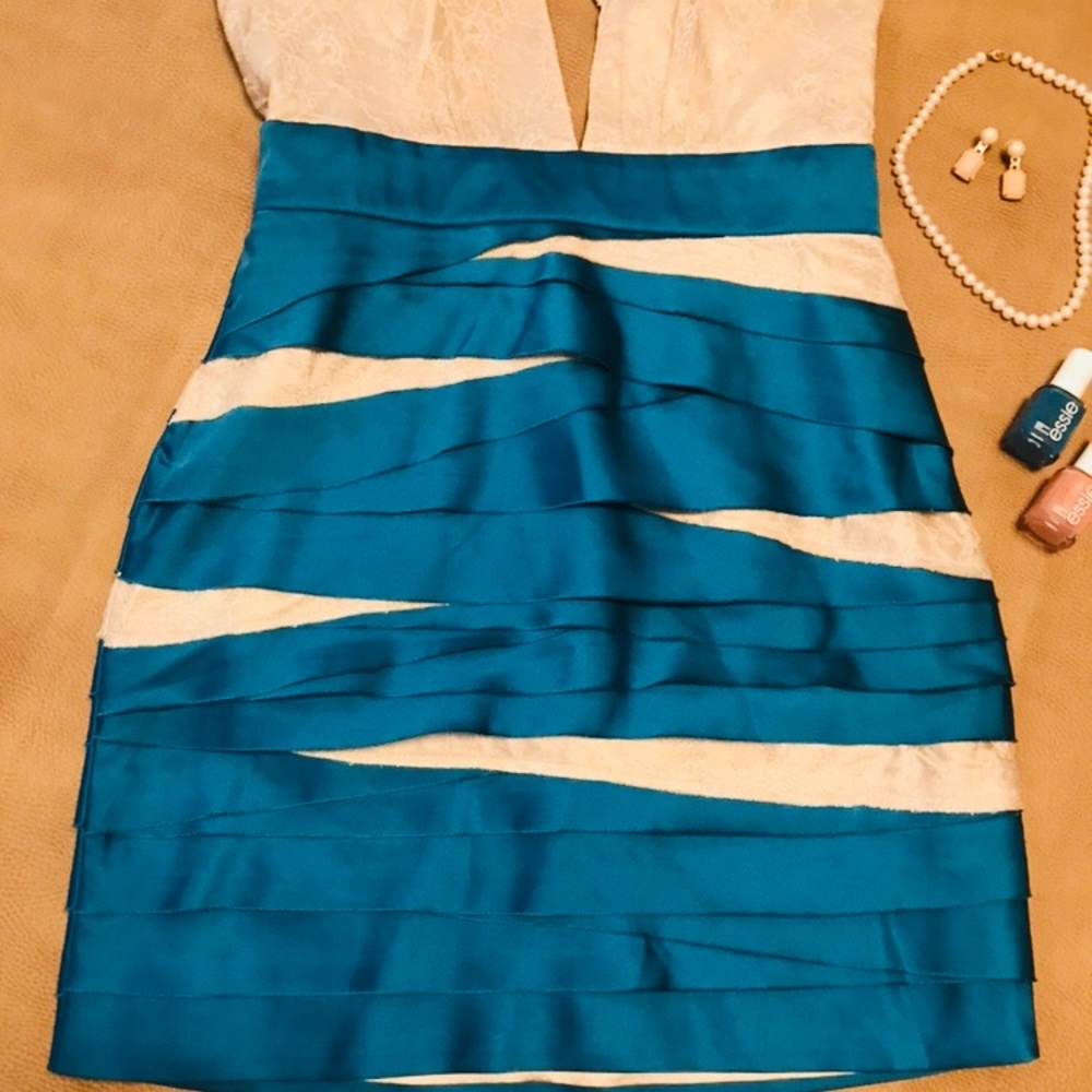 Bebe Ribbon & Lace Low cut dress EUC - Picture 3 of 7